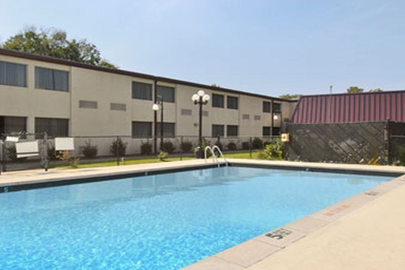 Ramada By Wyndham Henderson/Evansville Exterior foto